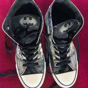 Unisex sneaker. See tag for details.